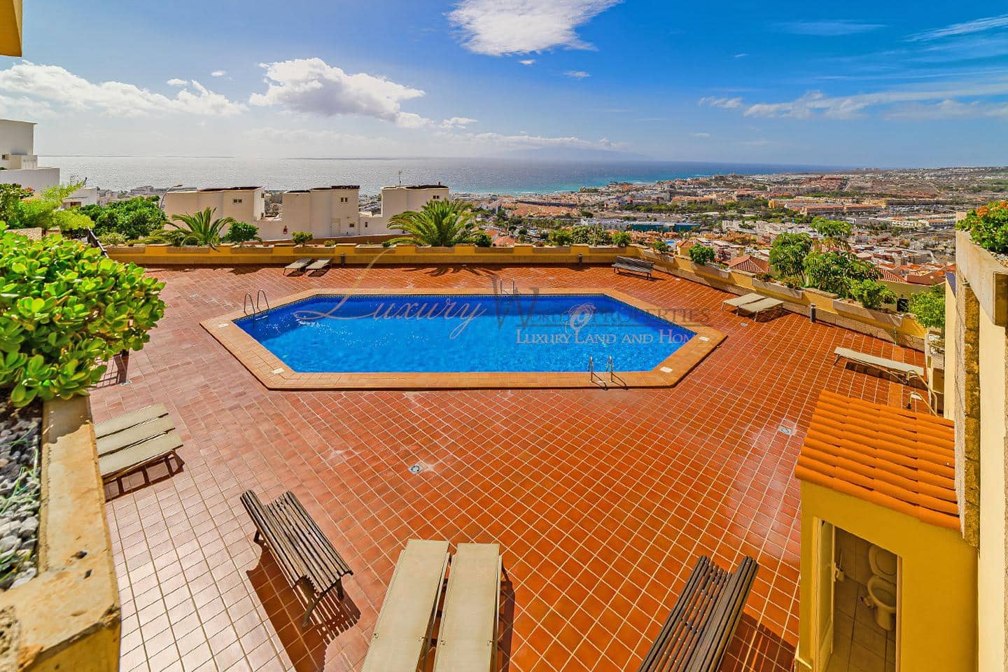 1 Zimmer Wohnung zu verkaufen in Costa Adeje mit Pool - 325.000 € (Ref: 9912228)