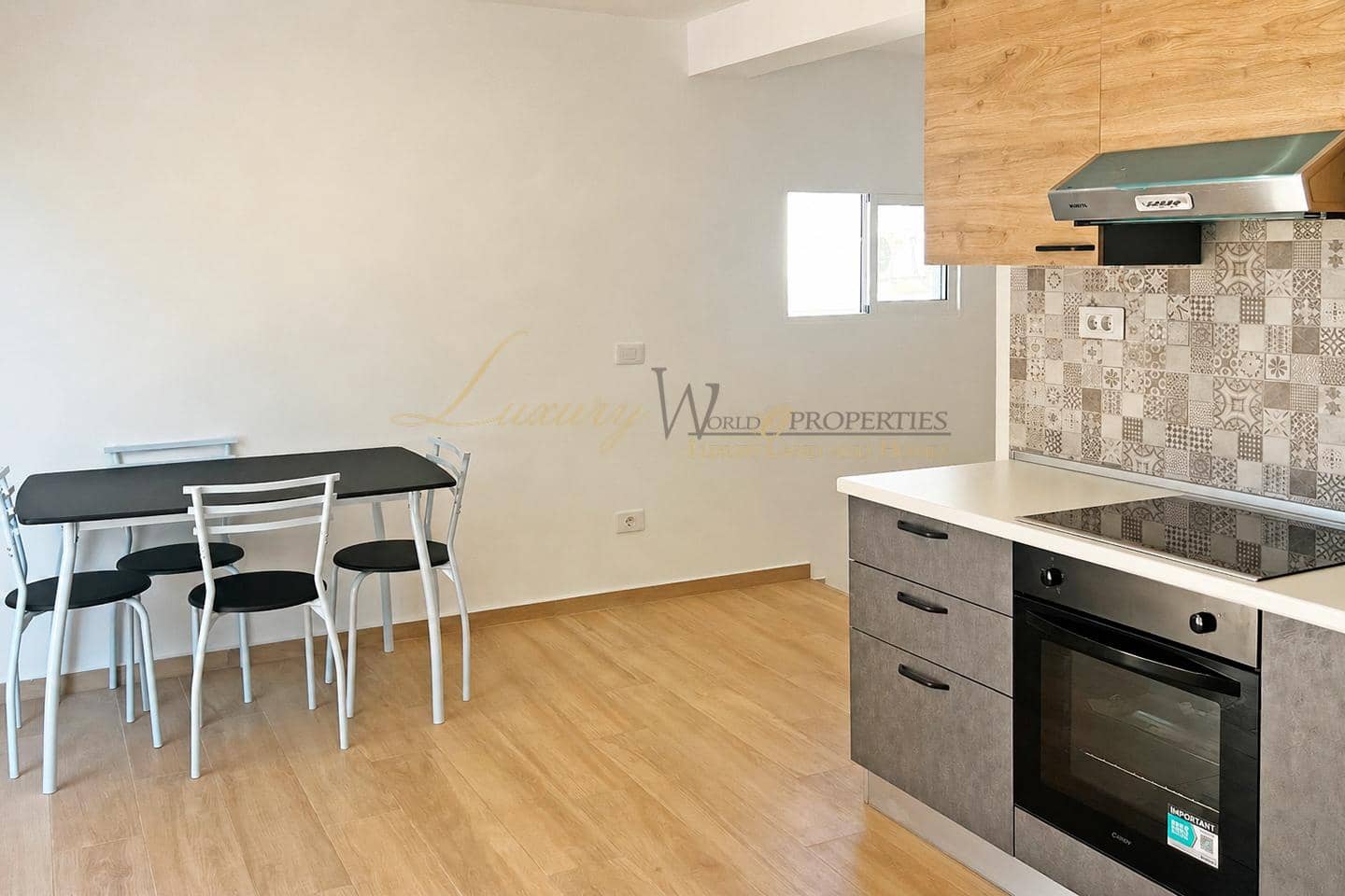 Piso de 2 habitaciones en Costa del Silencio en venta con piscina - 230.000 € (Ref: 9920908)