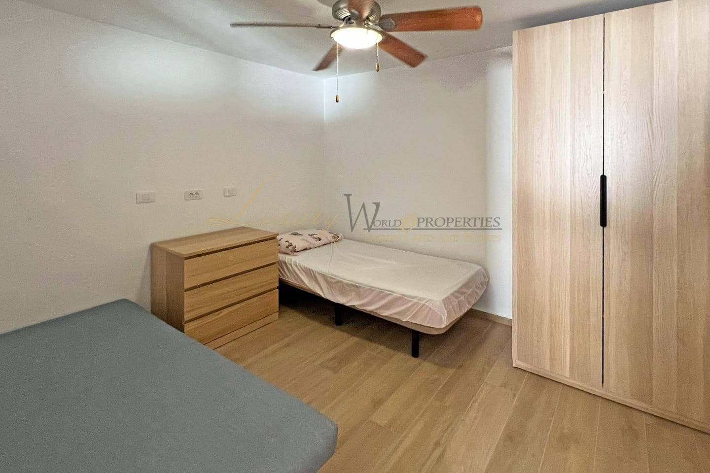 Piso de 2 habitaciones en Costa del Silencio en venta con piscina - 230.000 € (Ref: 9920908)