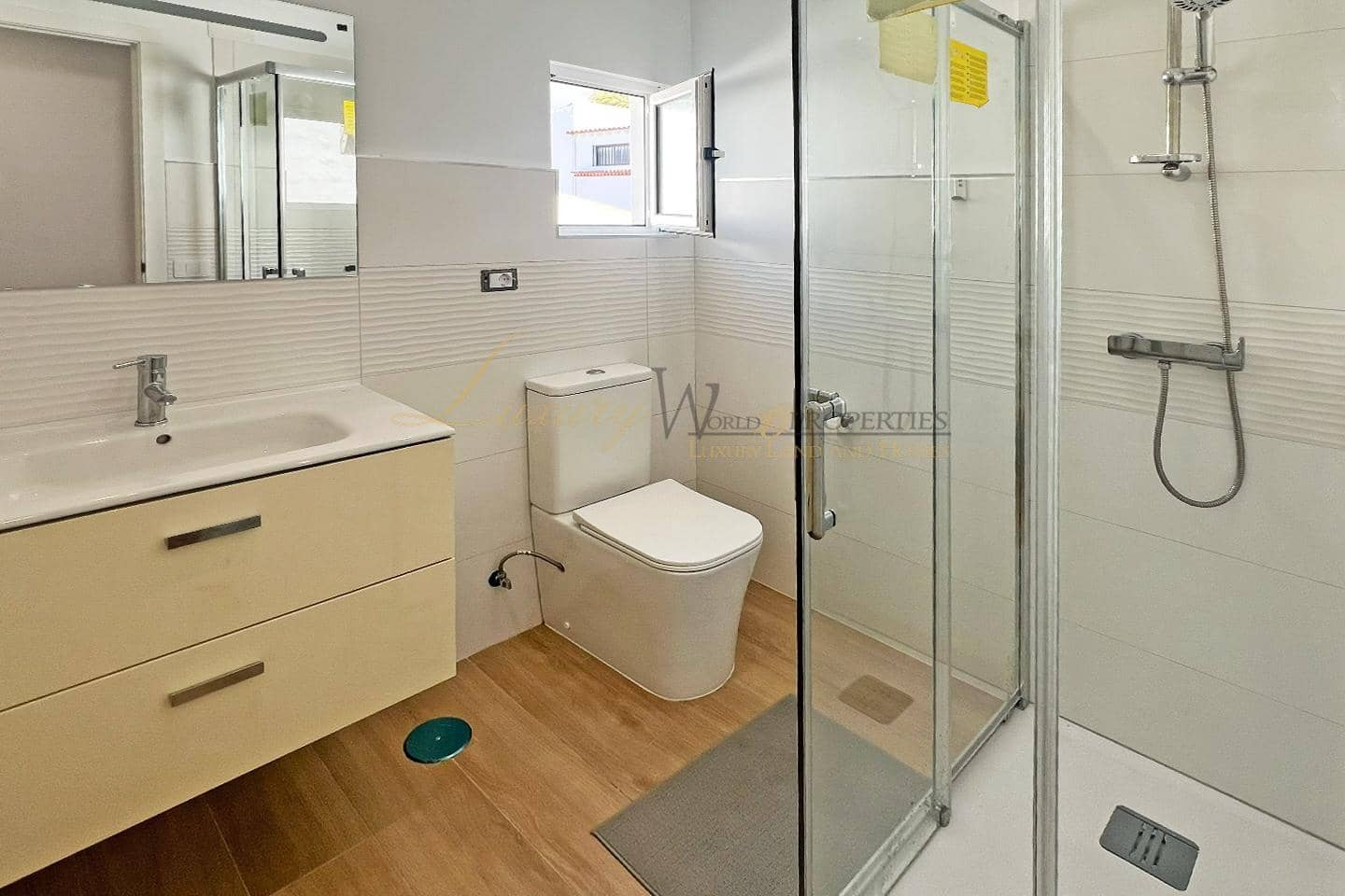 Piso de 2 habitaciones en Costa del Silencio en venta con piscina - 230.000 € (Ref: 9920908)