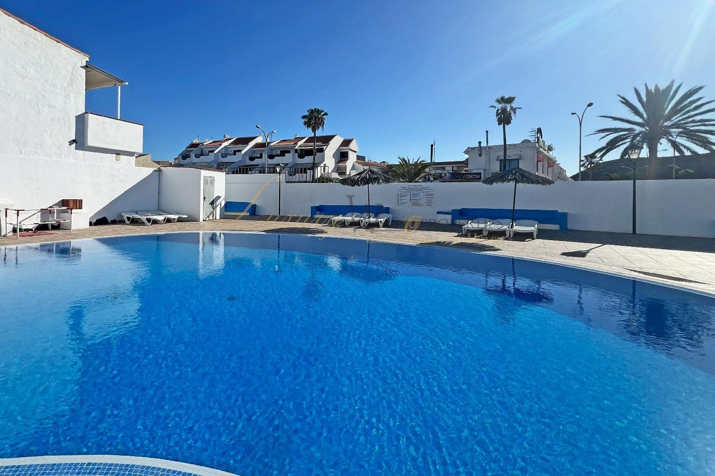 Piso de 2 habitaciones en Costa del Silencio en venta con piscina - 230.000 € (Ref: 9920908)