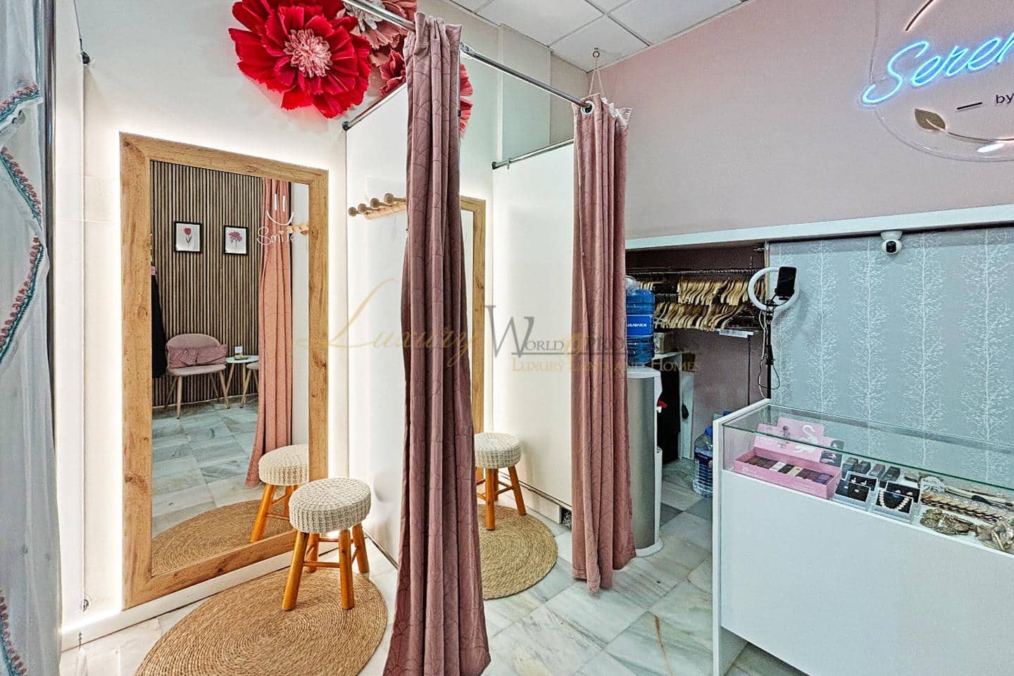 1 quarto Empresa para arrendar em Playa de las Americas - 1 100 € (Ref: 9928042)