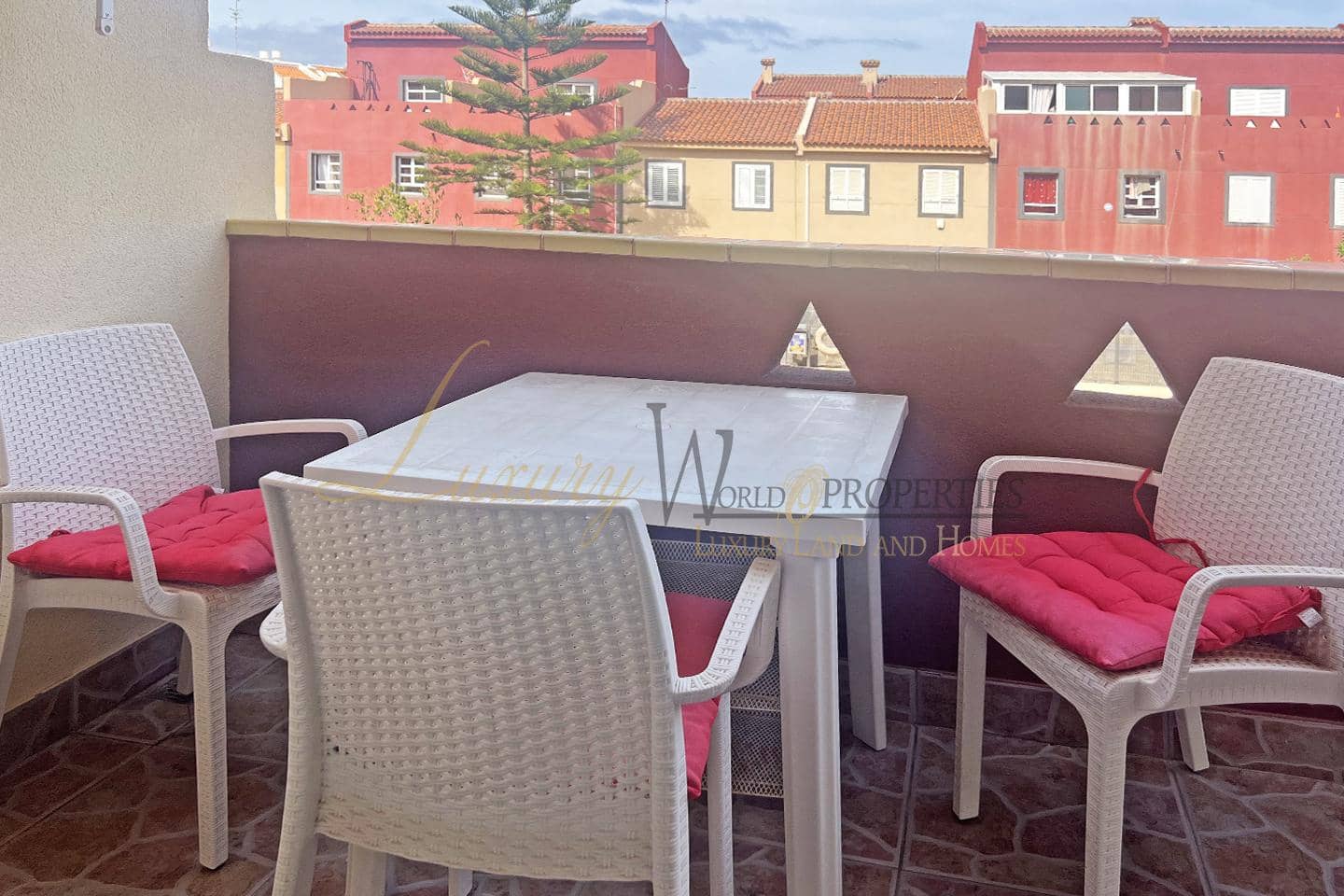 1 slaapkamer Flat te koop in Costa del Silencio met zwembad - € 215.000 (Ref: 9932283)