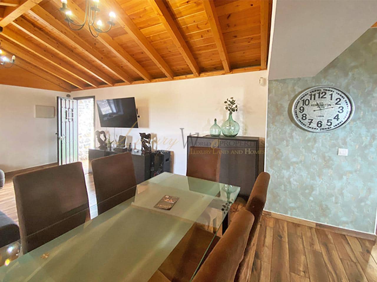 4 bedroom Villa for sale in Guia de Isora with garage - € 546,000 (Ref: 9932390)
