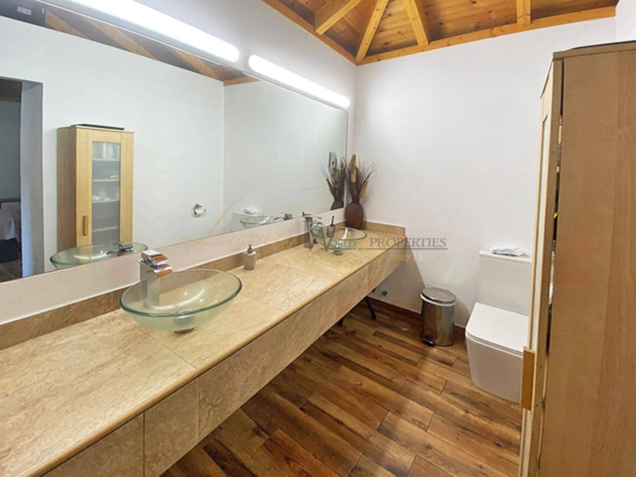 4 bedroom Villa for sale in Guia de Isora with garage - € 546,000 (Ref: 9932390)
