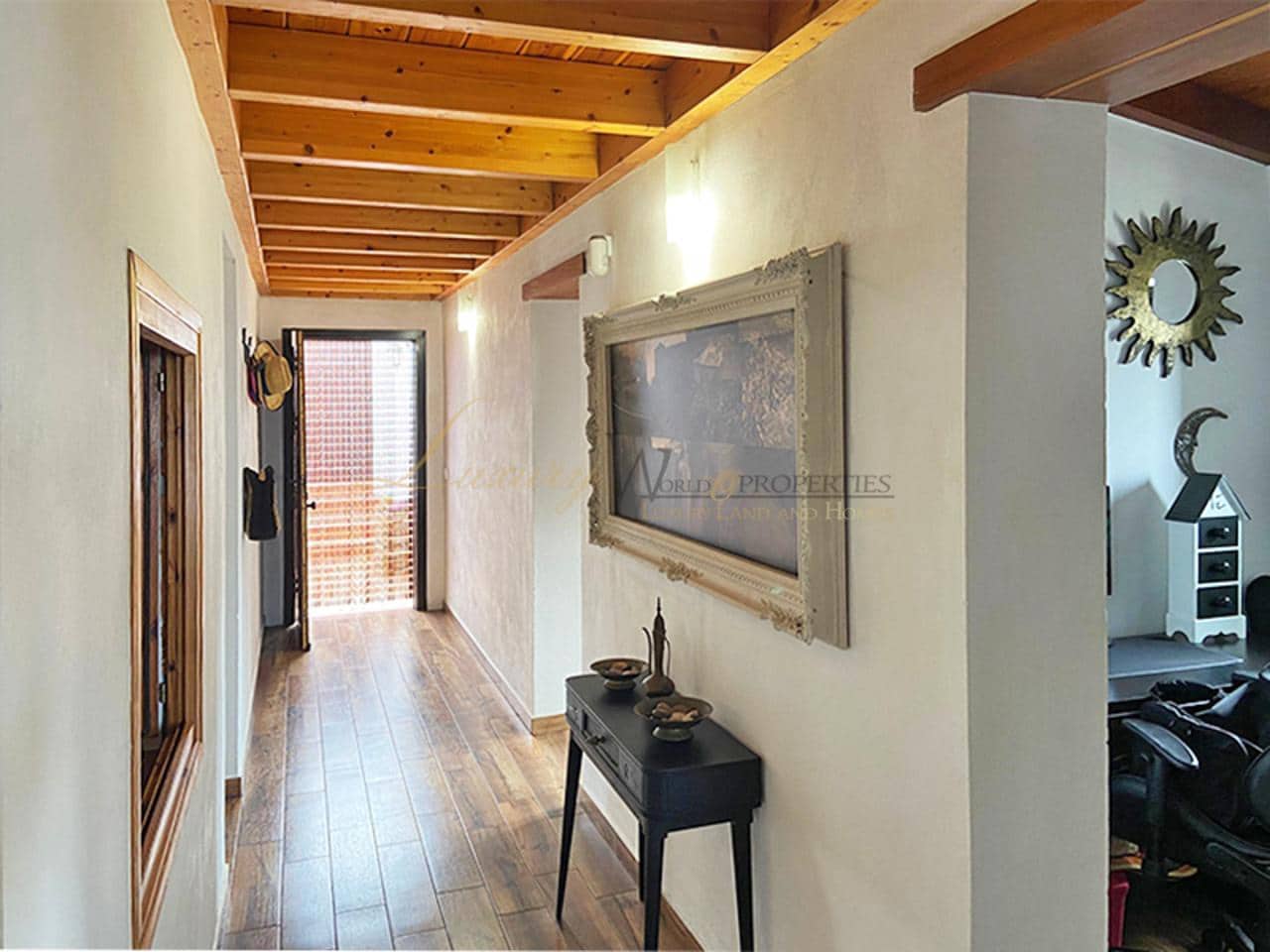 4 bedroom Villa for sale in Guia de Isora with garage - € 546,000 (Ref: 9932390)