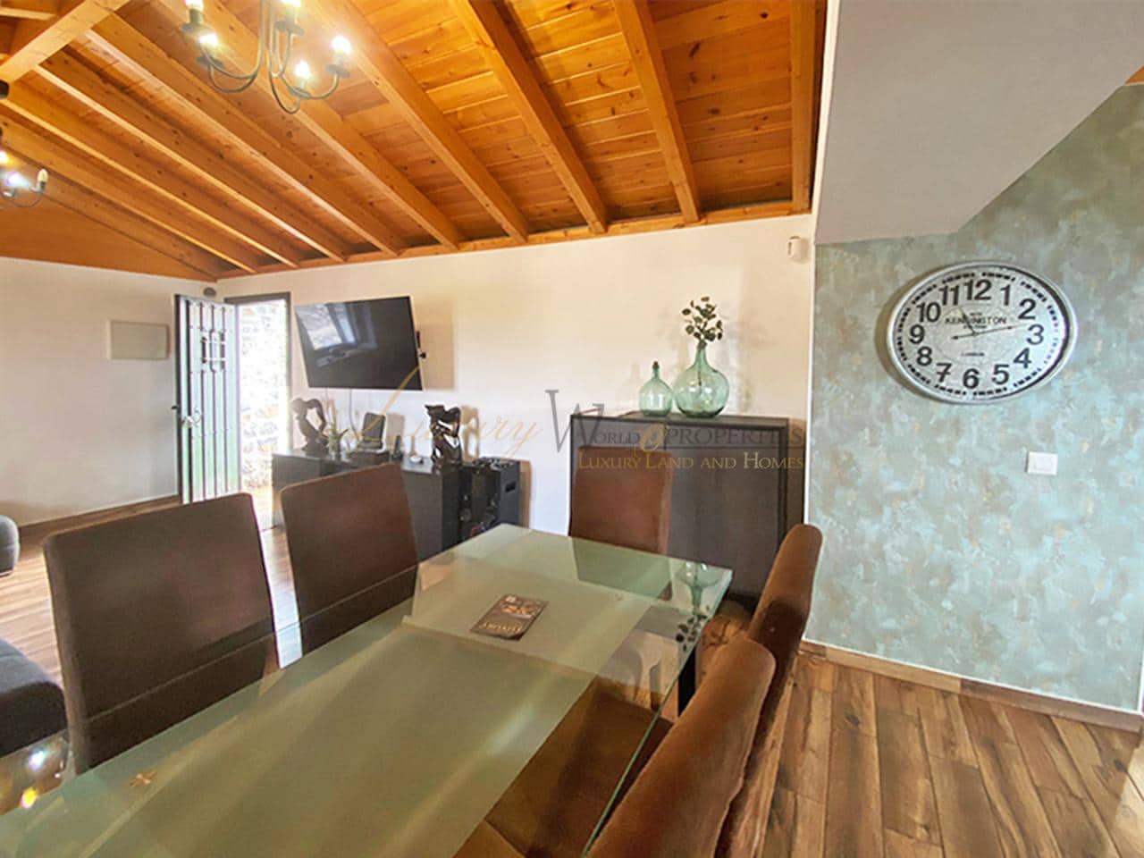 4 bedroom Villa for sale in Guia de Isora with garage - € 546,000 (Ref: 9932390)