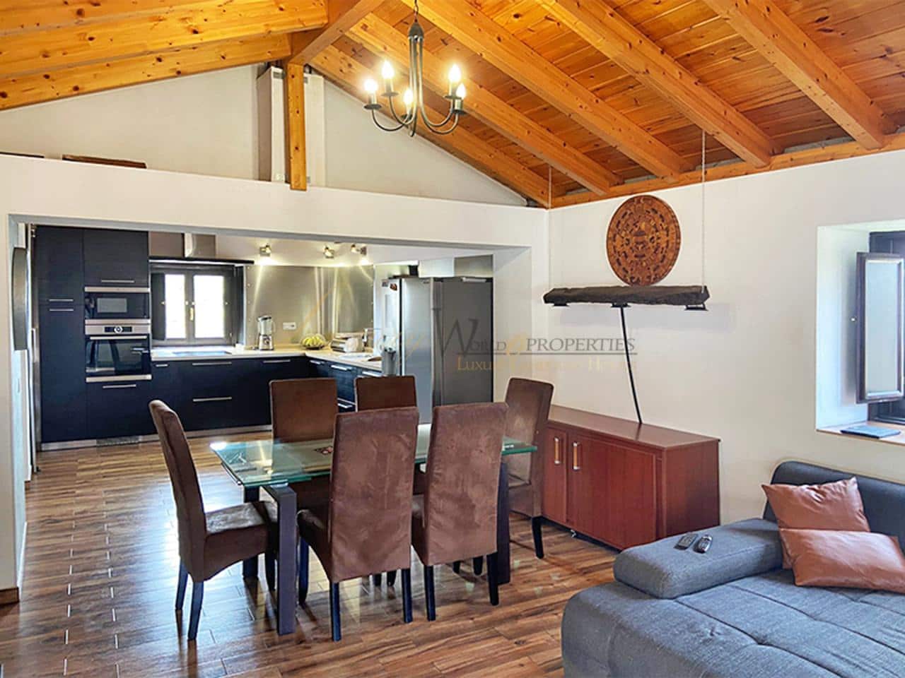 4 bedroom Villa for sale in Guia de Isora with garage - € 546,000 (Ref: 9932390)
