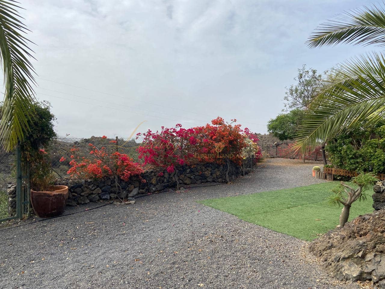 4 bedroom Villa for sale in Guia de Isora with garage - € 546,000 (Ref: 9932390)