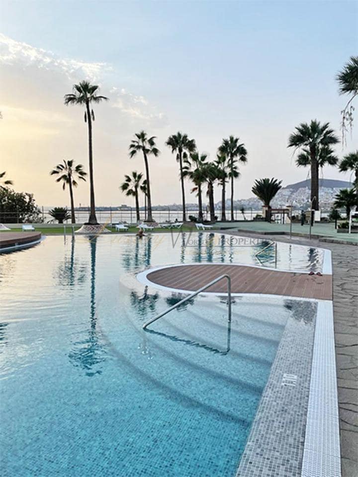 1 soverom Leilighet til salgs i Los Cristianos med svømmebasseng garasje - € 305 000 (Ref: 9935109)