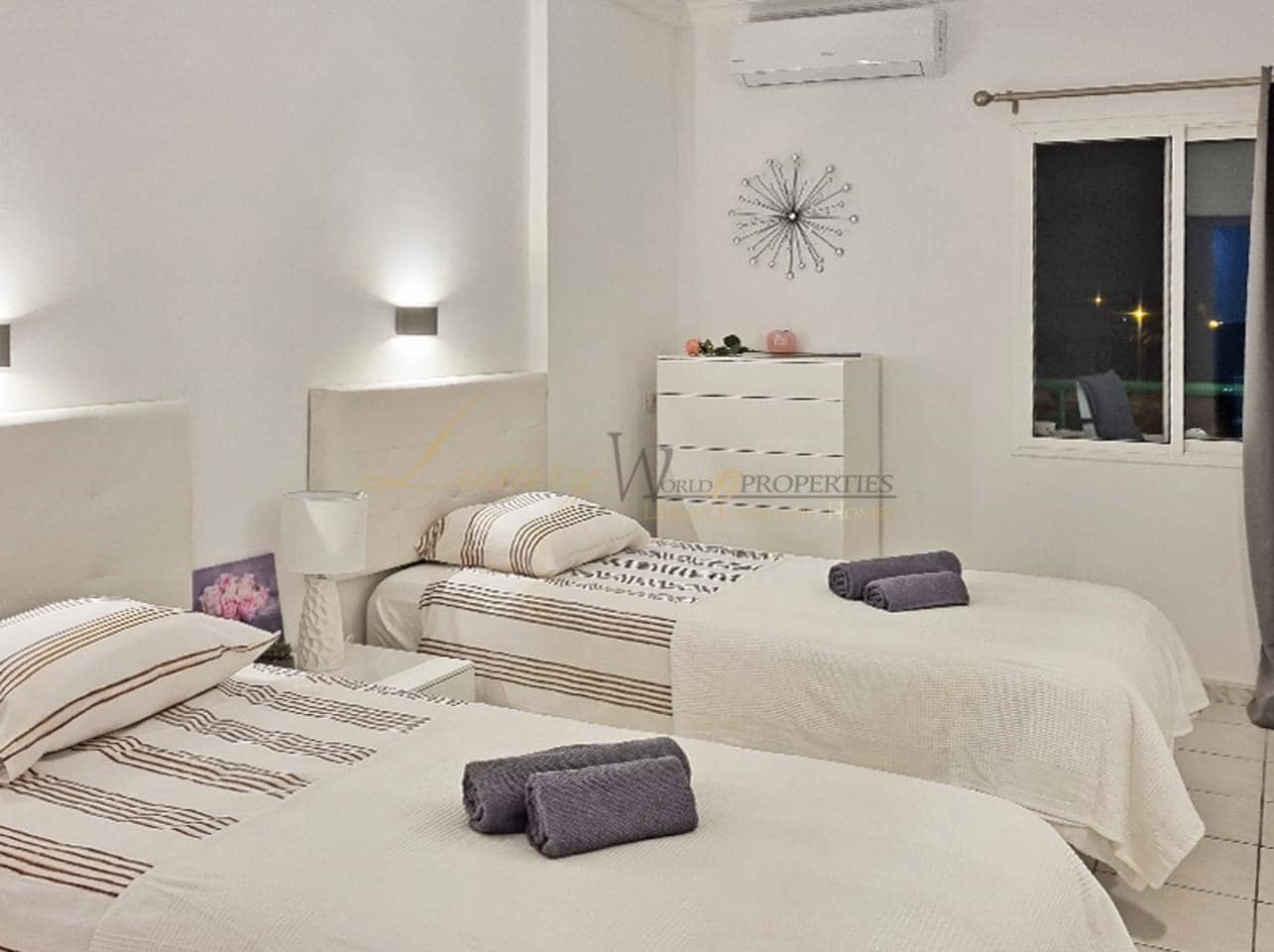 1 soverom Leilighet til salgs i Los Cristianos med svømmebasseng garasje - € 305 000 (Ref: 9935109)