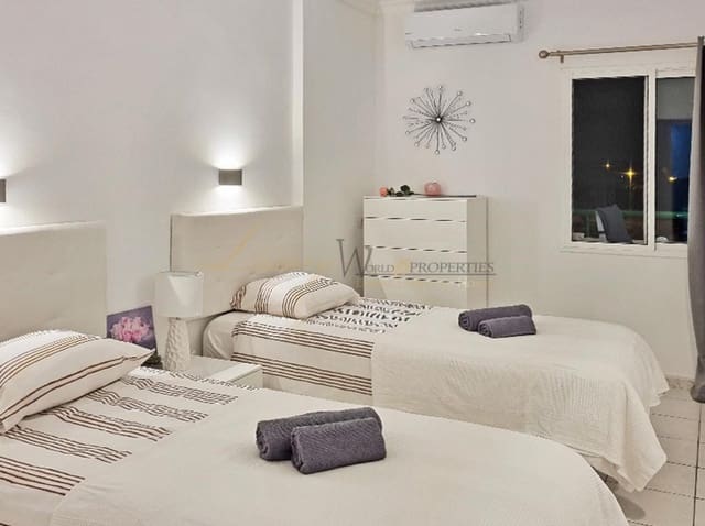 1 sypialnia Mieszkanie na sprzedaż w Los Cristianos, Arona z basenem garażem - 305 000 € (Ref: 9935109)