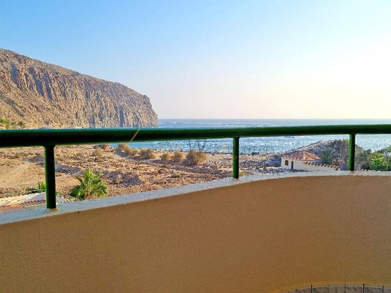 1 soverom Leilighet til salgs i Los Cristianos med svømmebasseng garasje - € 305 000 (Ref: 9935109)