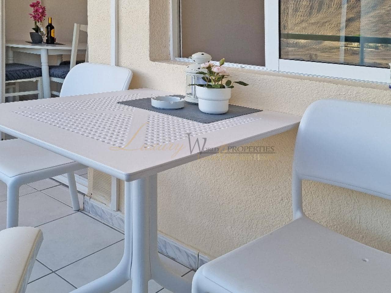 1 soverom Leilighet til salgs i Los Cristianos med svømmebasseng garasje - € 305 000 (Ref: 9935109)