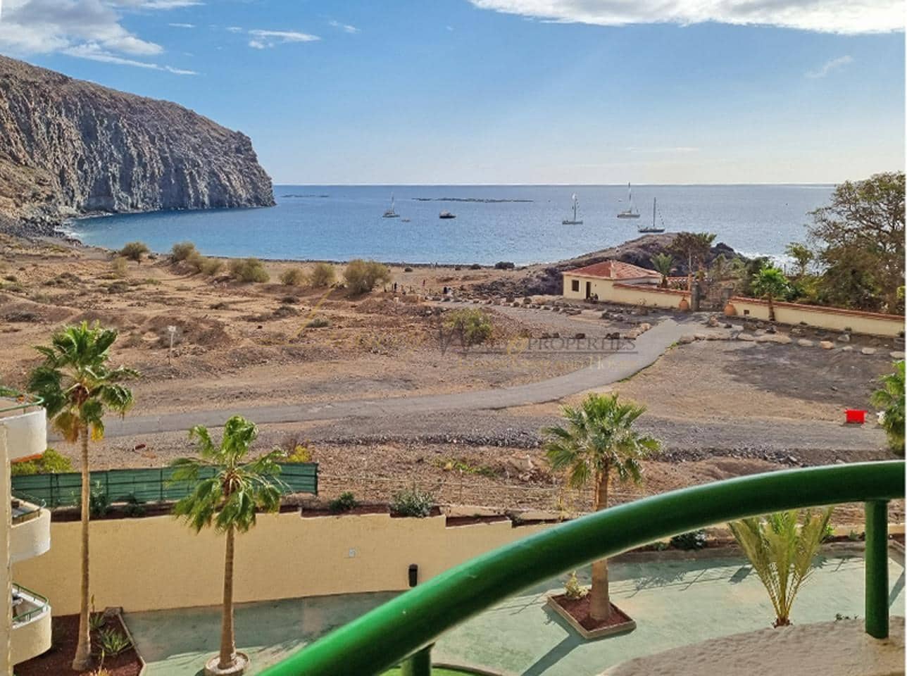 1 soverom Leilighet til salgs i Los Cristianos med svømmebasseng garasje - € 305 000 (Ref: 9935109)