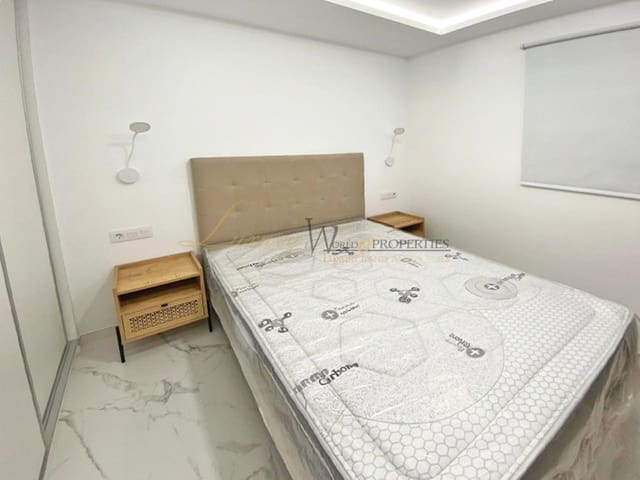 2 soverom Leilighet til salgs i Los Cristianos, Arona med svømmebasseng - € 330 000 (Ref: 9938680)