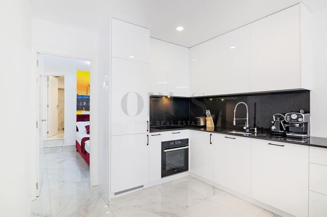 4 chambre Appartement à vendre à Playa de las Américas, Adeje avec piscine - 1 000 000 € (Ref: 9948897)