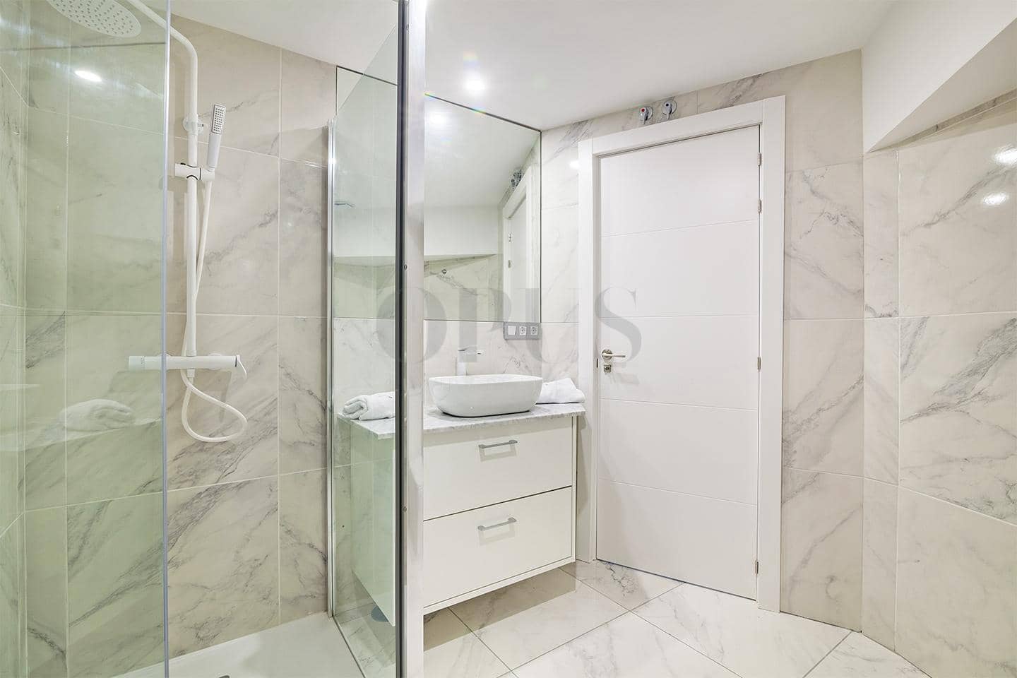 Piso de 4 habitaciones en Costa Adeje en venta con piscina - 1.000.000 € (Ref: 9948897)