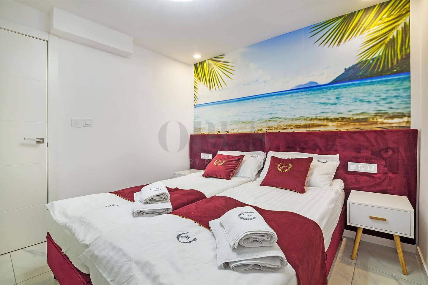 Piso de 4 habitaciones en Costa Adeje en venta con piscina - 1.000.000 € (Ref: 9948897)