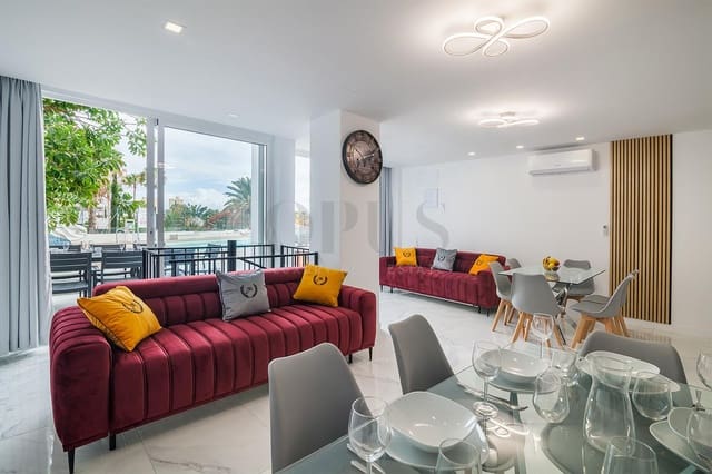 4 chambre Appartement à vendre à Playa de las Américas, Adeje avec piscine - 1 000 000 € (Ref: 9948897)