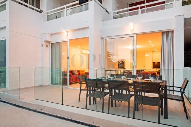 4 chambre Appartement à vendre à Playa de las Américas, Adeje avec piscine - 1 000 000 € (Ref: 9948897)