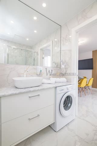 2 soveværelse Lejlighed til salg i Playa de las Américas, Adeje med swimmingpool - € 650.000 (Ref: 9948898)