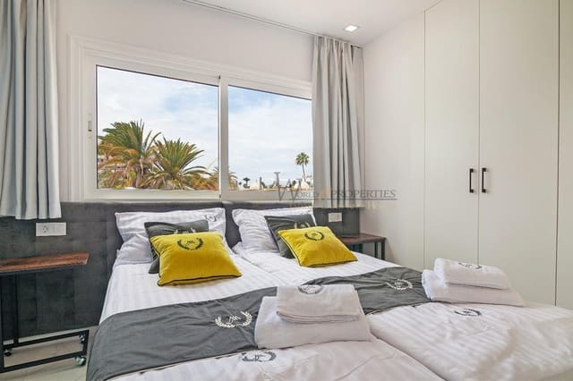 2 soveværelse Lejlighed til salg i Playa de las Américas, Adeje med swimmingpool - € 650.000 (Ref: 9948898)