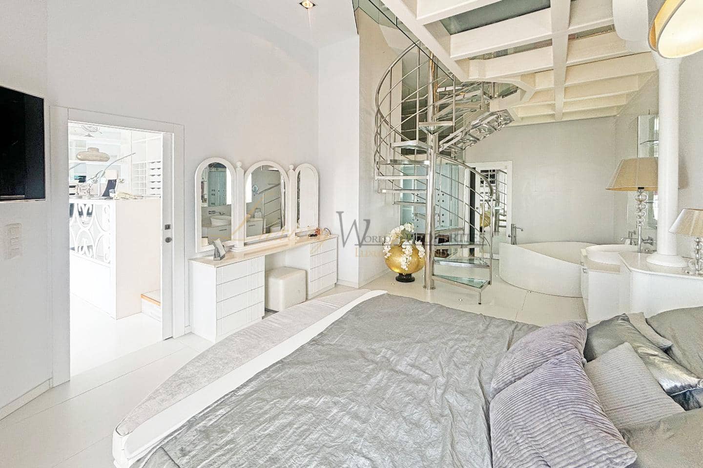 1 bedroom Flat for sale in Costa Adeje with pool - € 1,495,000 (Ref: 9956501)