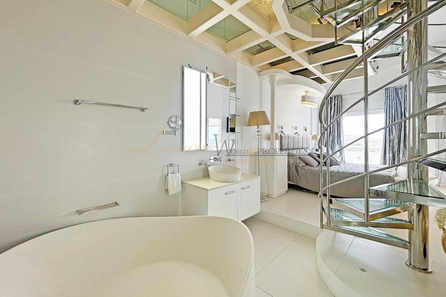 1 bedroom Flat for sale in Costa Adeje with pool - € 1,495,000 (Ref: 9956501)
