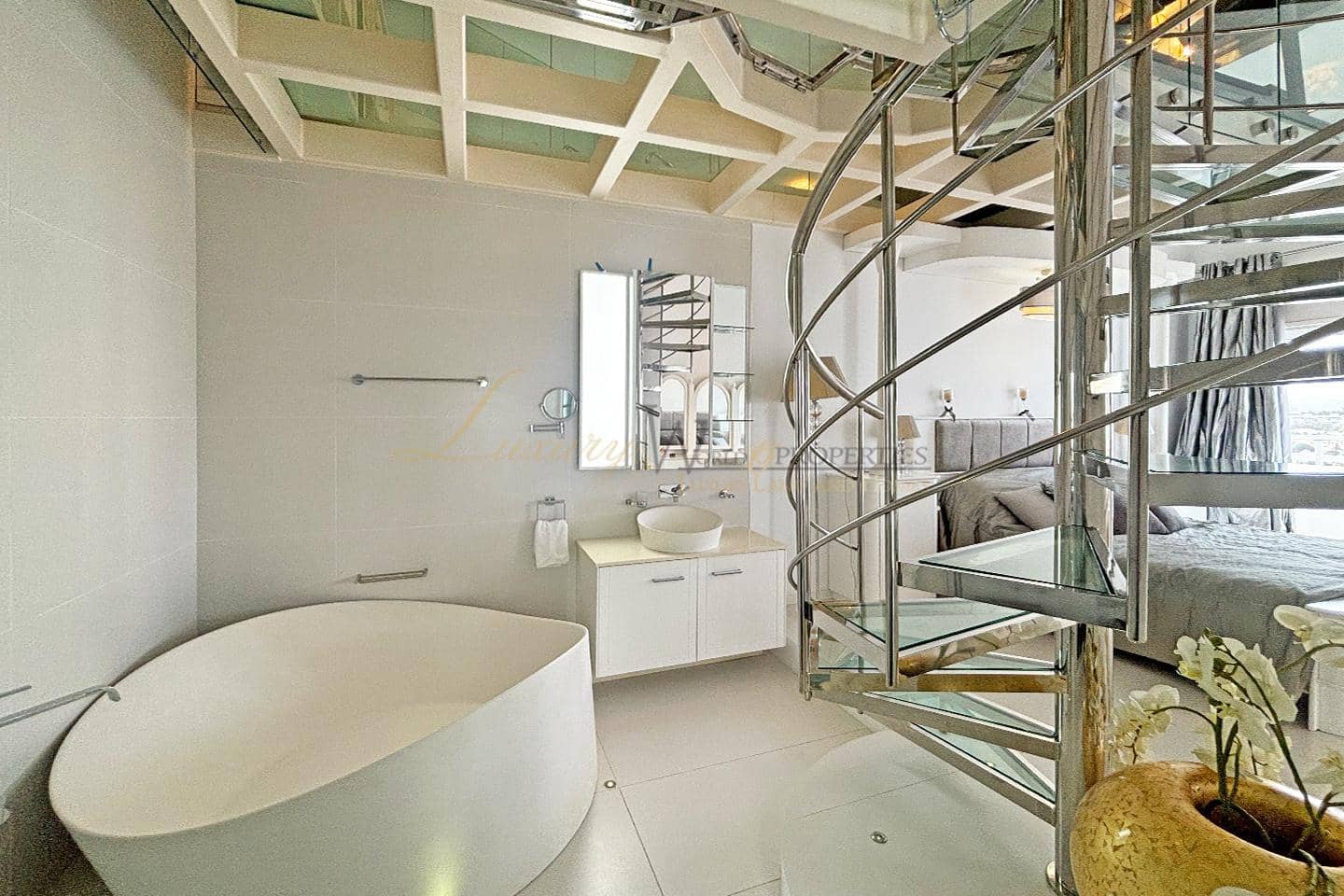 1 bedroom Flat for sale in Costa Adeje with pool - € 1,495,000 (Ref: 9956501)