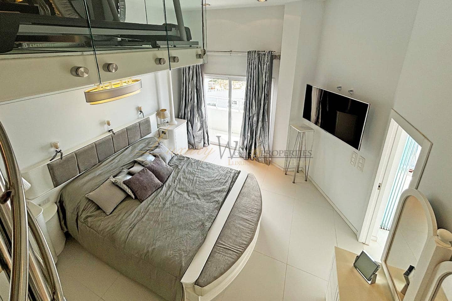 1 bedroom Flat for sale in Costa Adeje with pool - € 1,495,000 (Ref: 9956501)