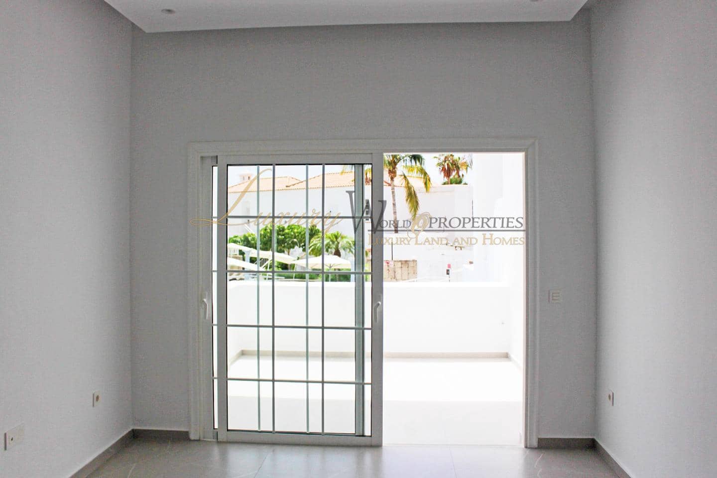 1 bedroom Flat for sale in Costa Adeje with pool - € 310,000 (Ref: 9956588)