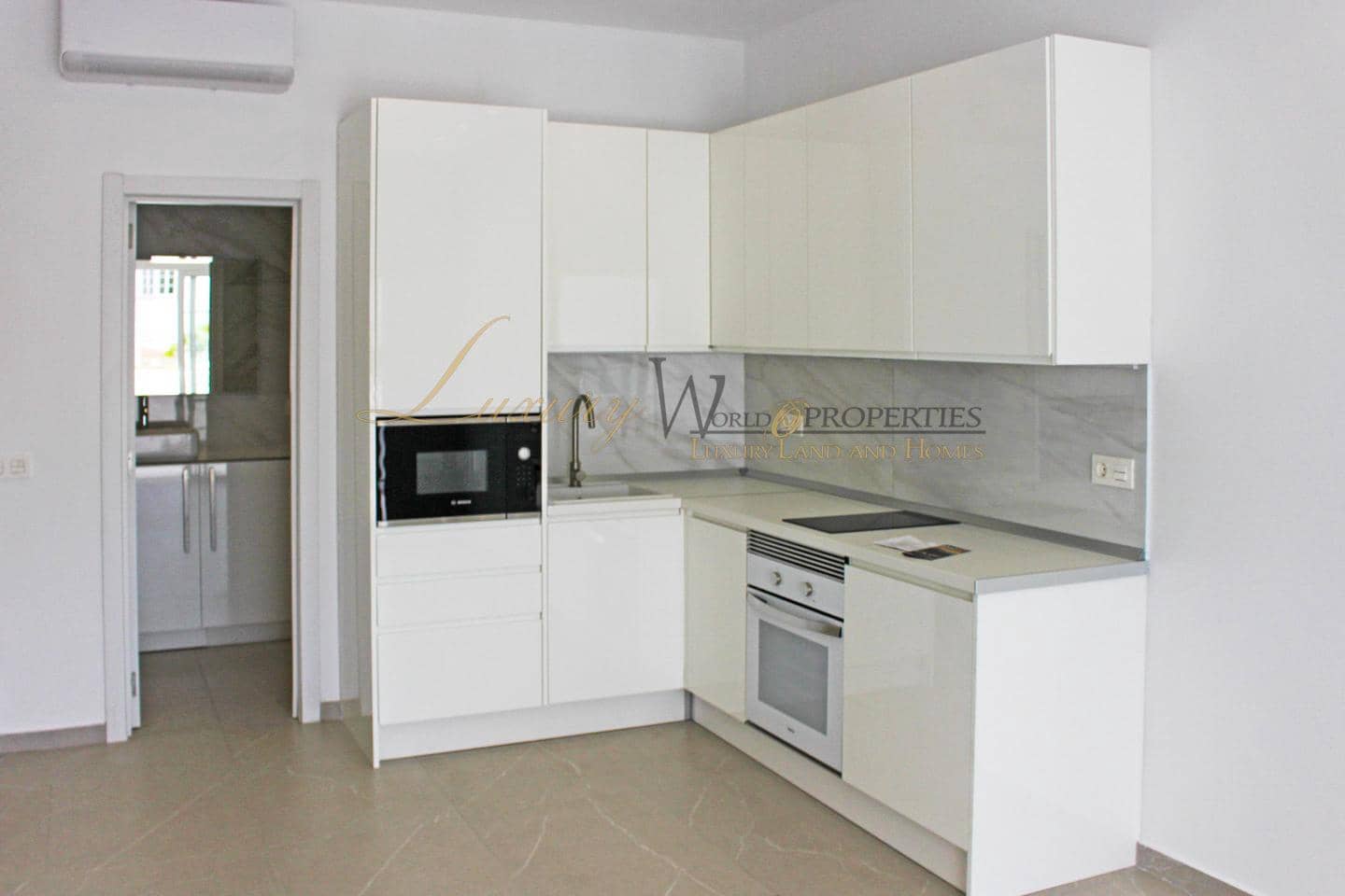 1 bedroom Flat for sale in Costa Adeje with pool - € 310,000 (Ref: 9956588)