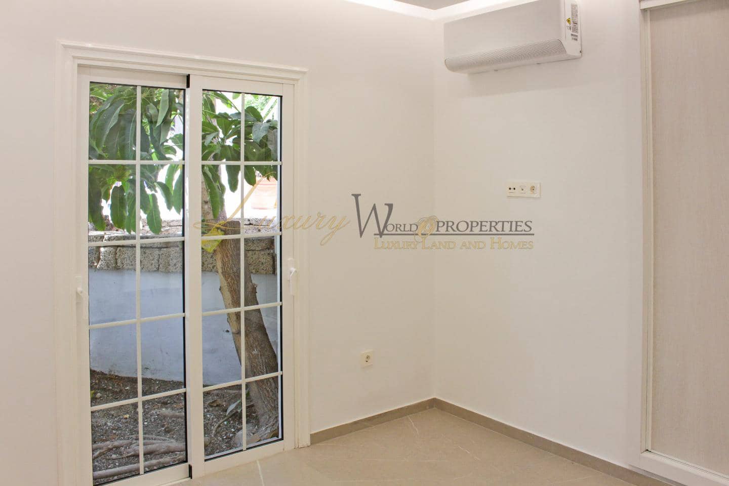 1 bedroom Flat for sale in Costa Adeje with pool - € 310,000 (Ref: 9956588)