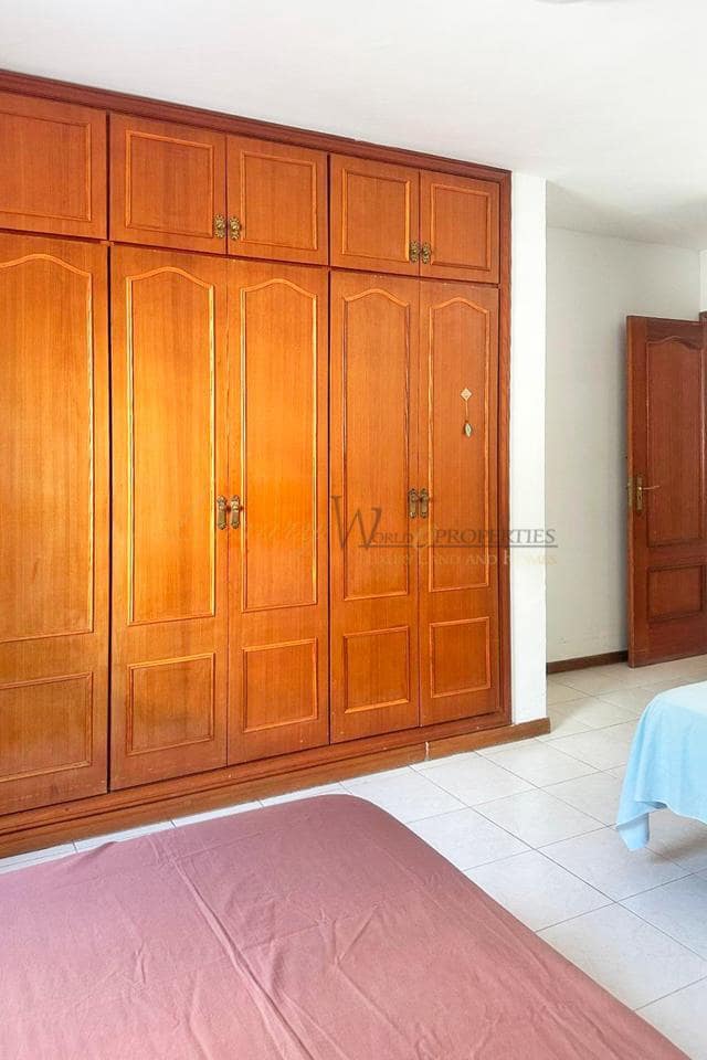 3 bedroom Flat for sale in Los Cristianos with pool garage - € 495,000 (Ref: 9958393)
