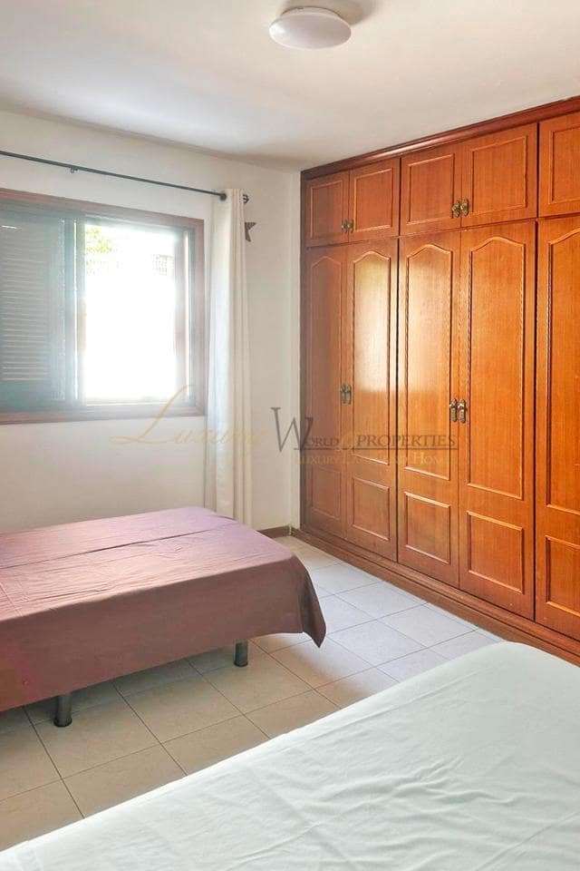 3 bedroom Flat for sale in Los Cristianos with pool garage - € 495,000 (Ref: 9958393)