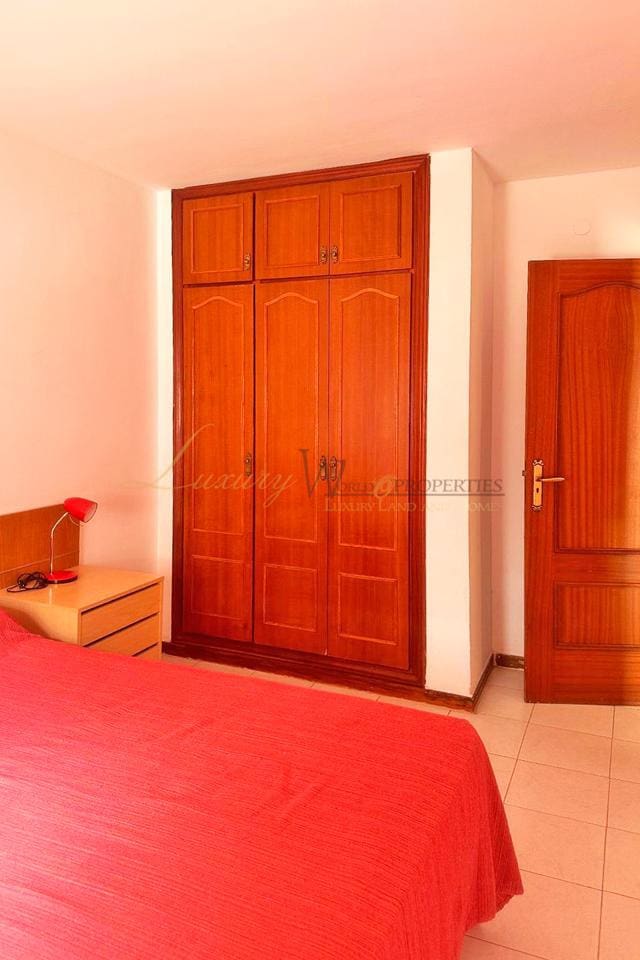 3 bedroom Flat for sale in Los Cristianos with pool garage - € 495,000 (Ref: 9958393)