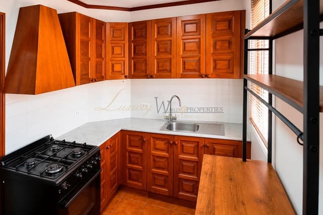 2 soveværelse Lejlighed til salg i Costa del Silencio, Arona med swimmingpool - € 190.000 (Ref: 9964295)
