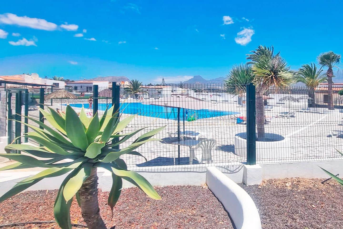 2 slaapkamer Flat te koop in Costa del Silencio met zwembad - € 195.000 (Ref: 9964295)