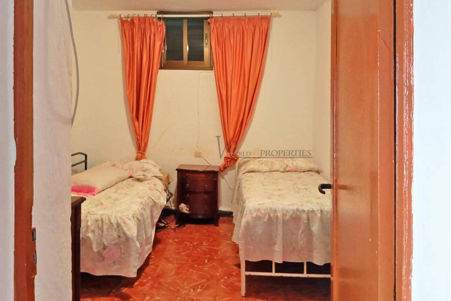 7 soverom Villa til salgs i Santiago del Teide med garasje - € 280 000 (Ref: 9966001)