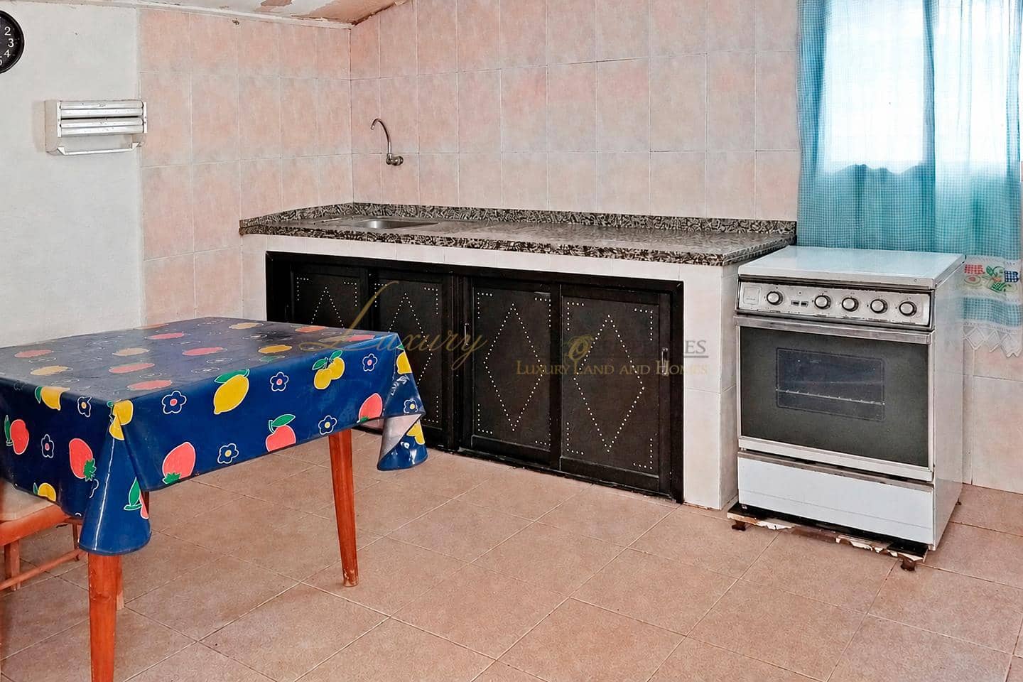 7 soverom Villa til salgs i Santiago del Teide med garasje - € 280 000 (Ref: 9966001)