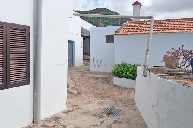 7 soveværelse Villa til salg i Santiago del Teide med garage - € 280.000 (Ref: 9966001)