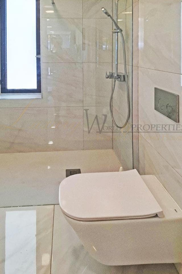 2 bedroom Flat for sale in Playa de las Americas with pool - € 479,000 (Ref: 9972238)