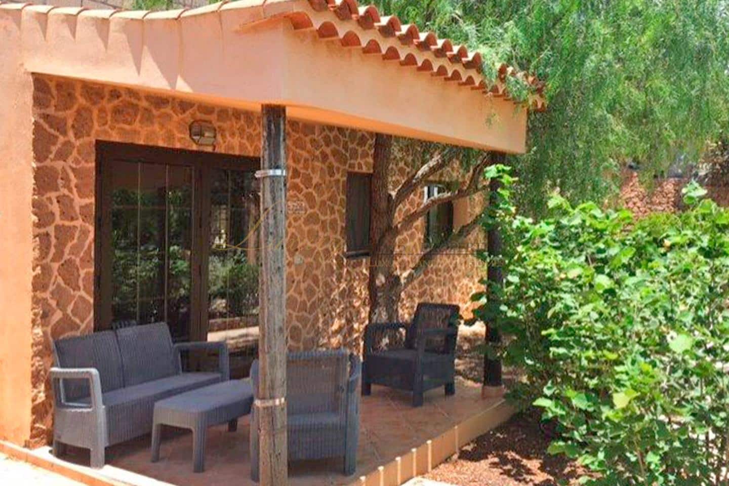 4 bedroom Villa for sale in Arona with garage - € 925,000 (Ref: 9975942)