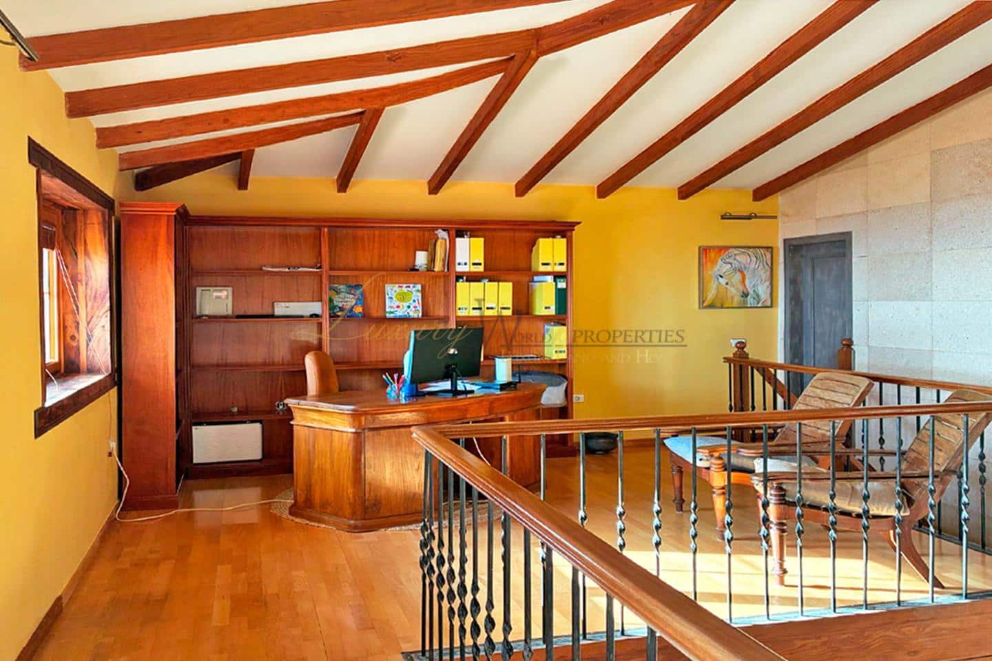 4 bedroom Villa for sale in Arona with garage - € 925,000 (Ref: 9975942)