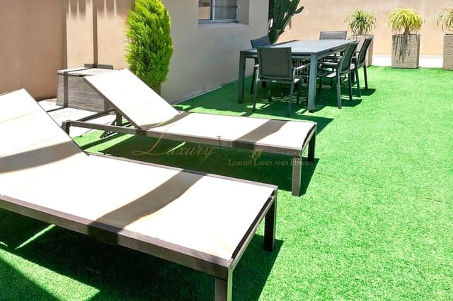 4 soverom Villa til salgs i Amarilla Golf, San Miguel de Abona med svømmebasseng garasje - € 795 000 (Ref: 9977711)