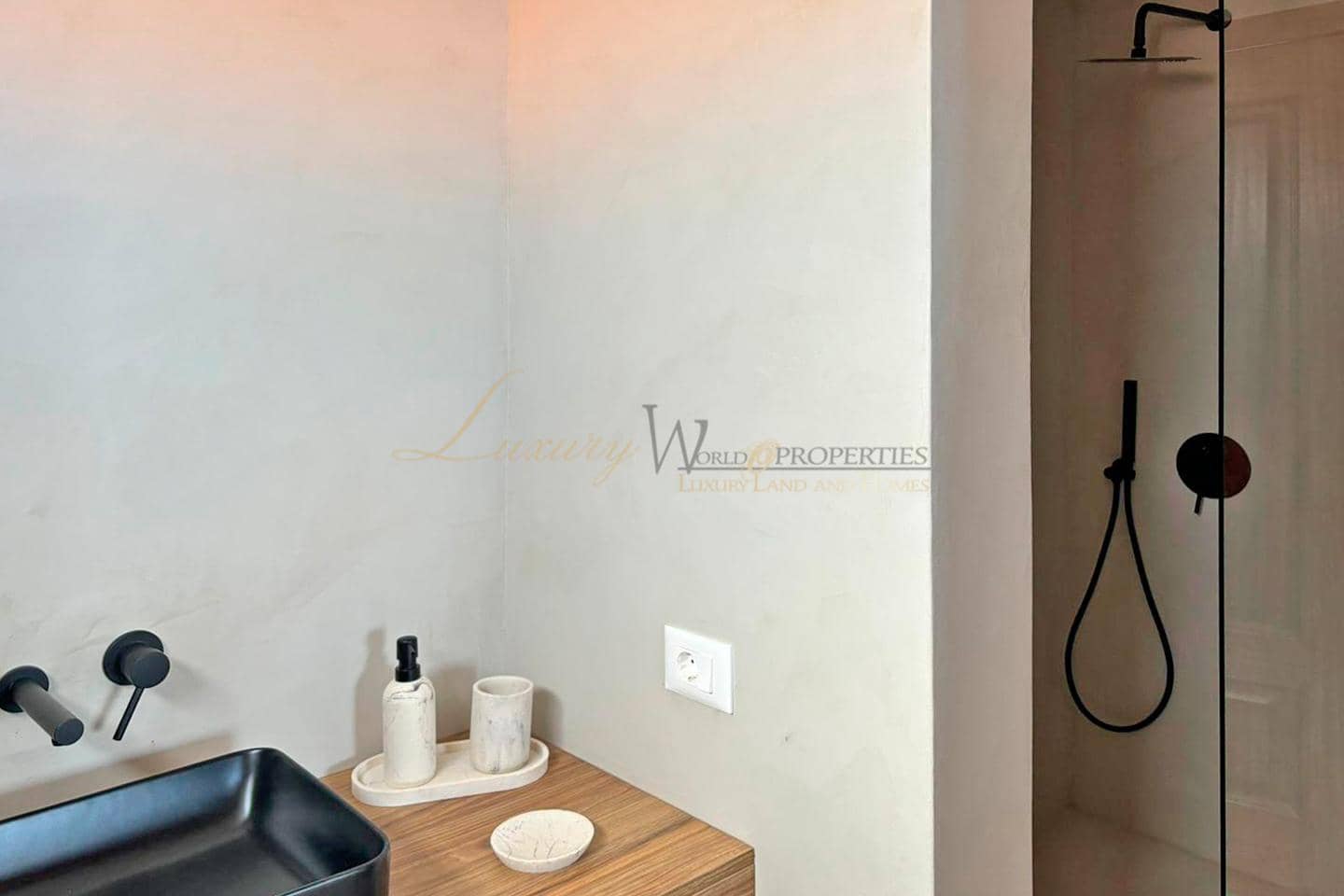 1 Zimmer Bungalow zu verkaufen in Alajero mit Pool - 190.000 € (Ref: 9996359)