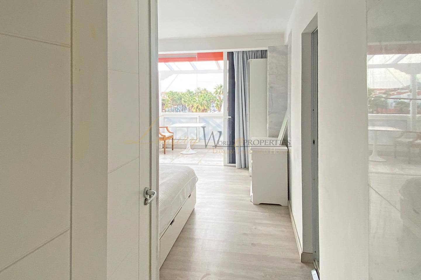 5 Zimmer Wohnung zu verkaufen in Playa de las Americas mit Pool - 1.400.000 € (Ref: 9997772)
