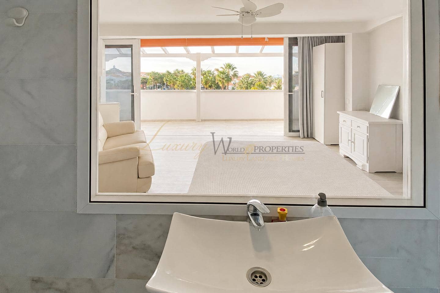 5 Zimmer Wohnung zu verkaufen in Playa de las Americas mit Pool - 1.400.000 € (Ref: 9997772)