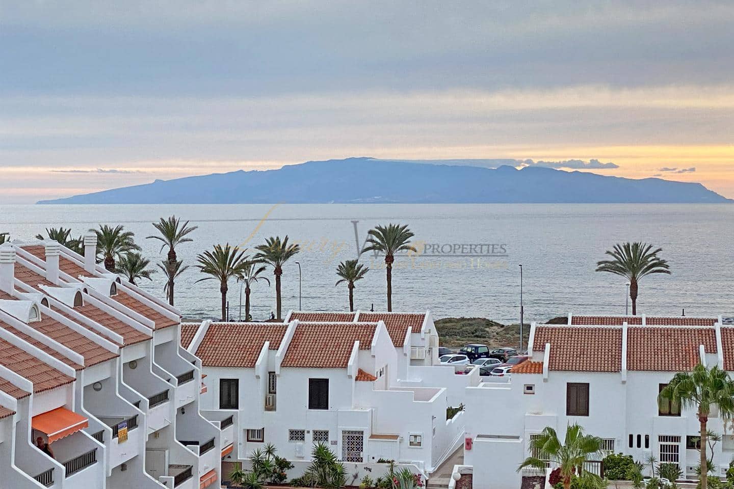 5 Zimmer Wohnung zu verkaufen in Playa de las Americas mit Pool - 1.400.000 € (Ref: 9997772)